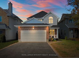11 Royal Field Cres, Ottawa, ON K2J 4G1