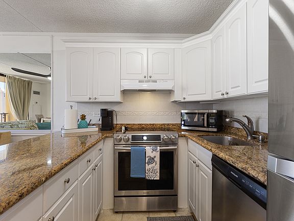 3rd image of 411 Hobron Ln APT 2608