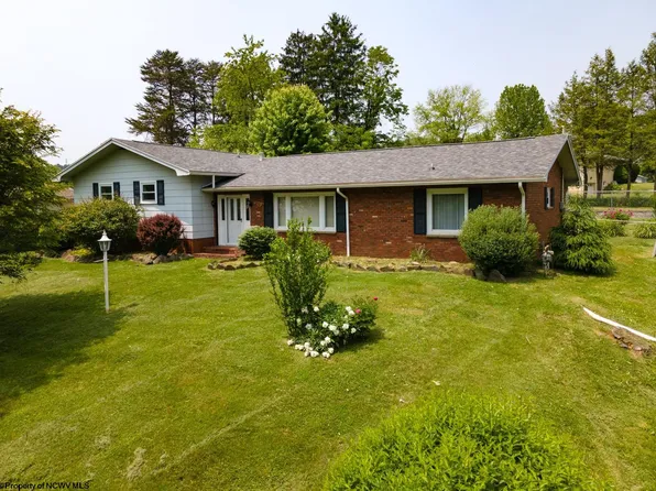 311 Brookhaven Rd, Morgantown, WV 26508