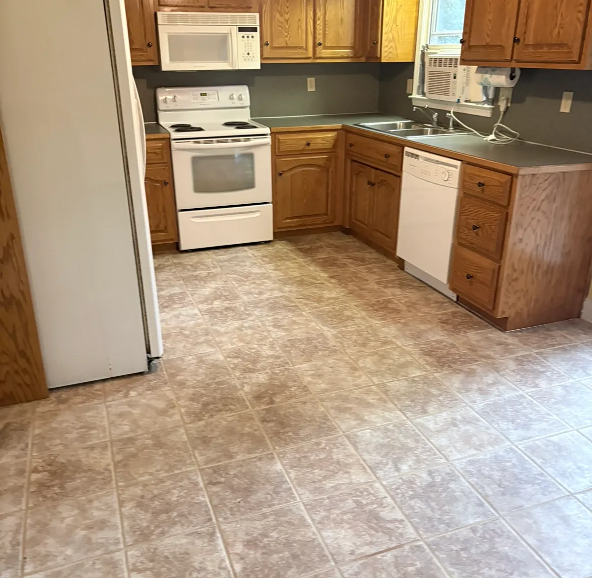 2 bed, 1.5 bath, 1000 sqft, $1,200 — Photo 4