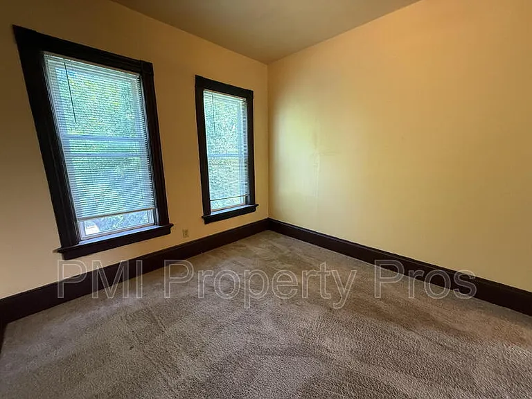 2441 N Dr William Finlayson St — Photo 23