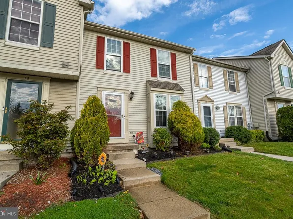 16 Parliament Dr, Mount Holly, NJ 08060