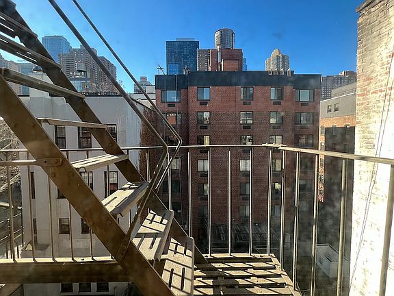 5th image of 446 W 46th St APT 16