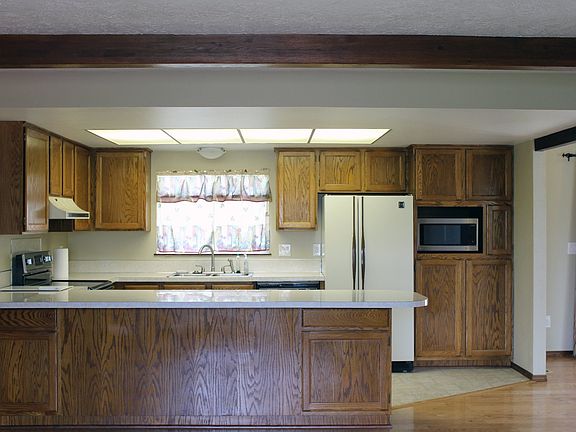 4th image of 521 NE 27th Ct