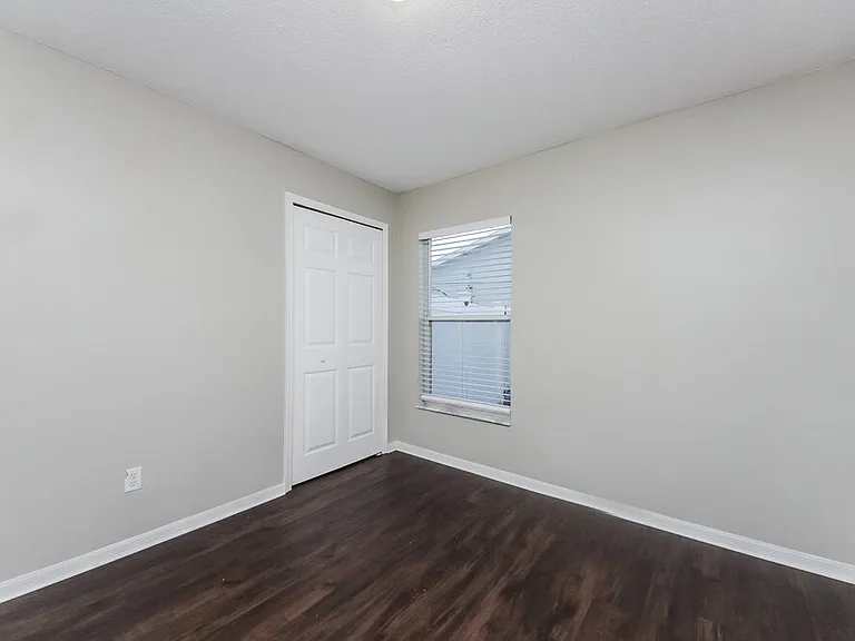 2125 Fennell St — Photo 14