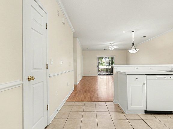 4th image of 6253 Catalina Dr. #313