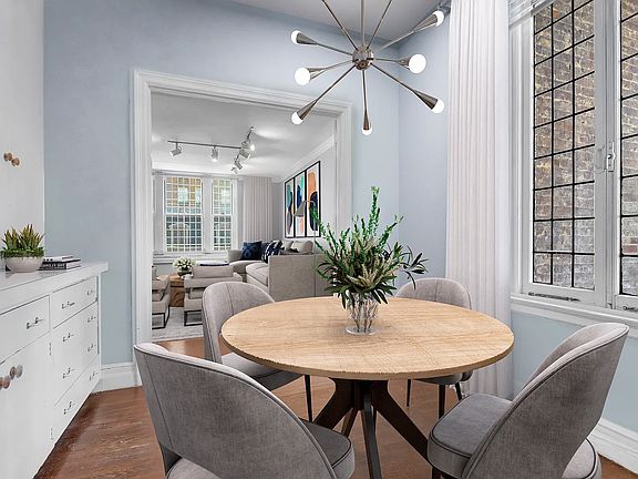 5th image of 165 E 60th St #5C