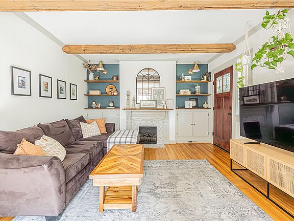 5th image of 177 Milburn St
