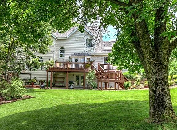 5th image of 18133 Edgewood Circle Dr