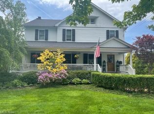 110 Walnut St, Chagrin Falls, OH 44022