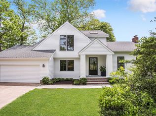 2 Osborn Ln, Bellport, NY 11713