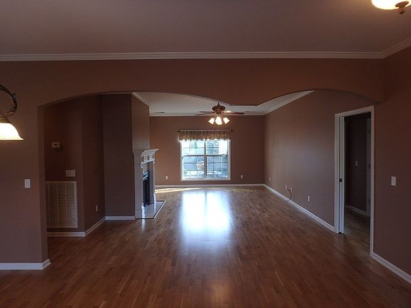5th image of 110 Old Hickory Dr