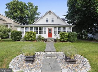 261 Lake Riviera Rd, Pasadena, MD 21122