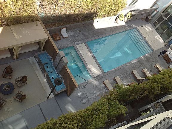 3rd image of 889 E Date St E #545