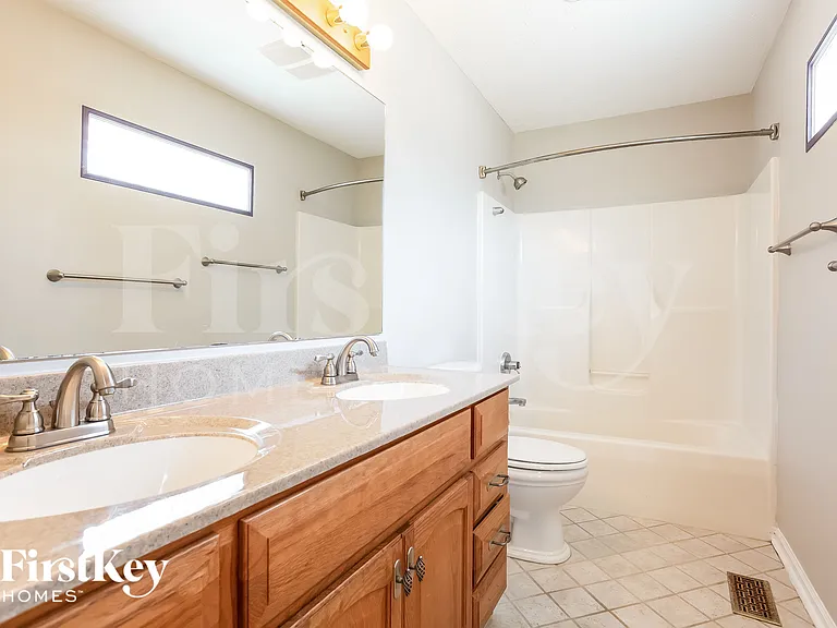 2204 Valley Creek West Ln — Photo 12