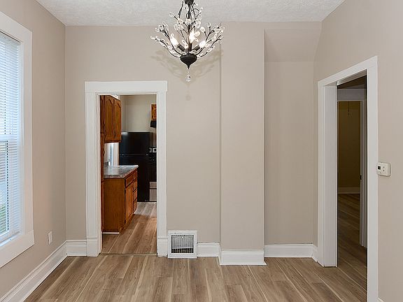 3rd image of 4529 Charles St