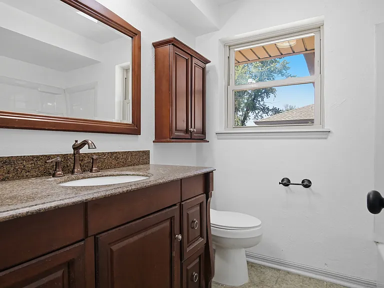 5404 S Huddleston Dr — Photo 15