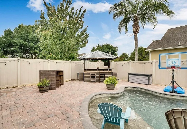 318 Clydesdale Cir — Photo 23