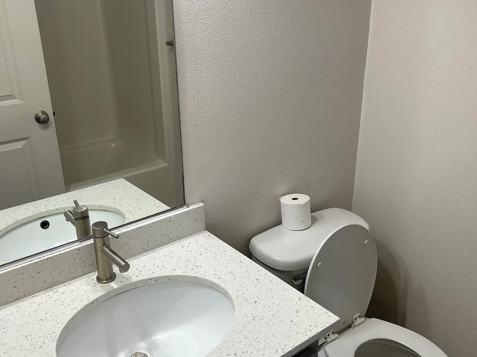 2 bed, 2.5 bath, 1292 sqft, $1,950 — Photo 4