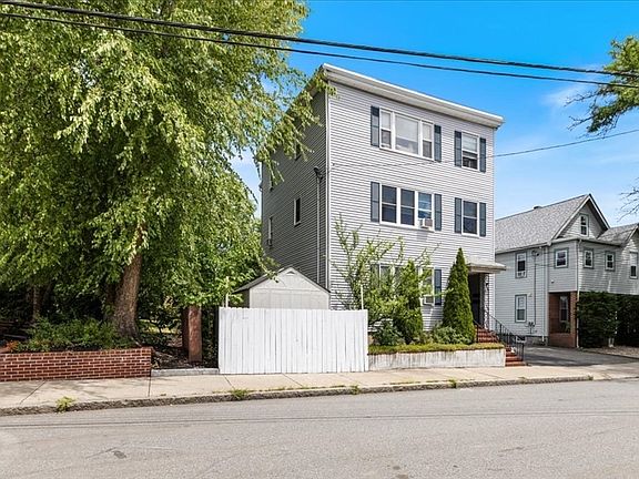 4th image of 34 Henry St #34