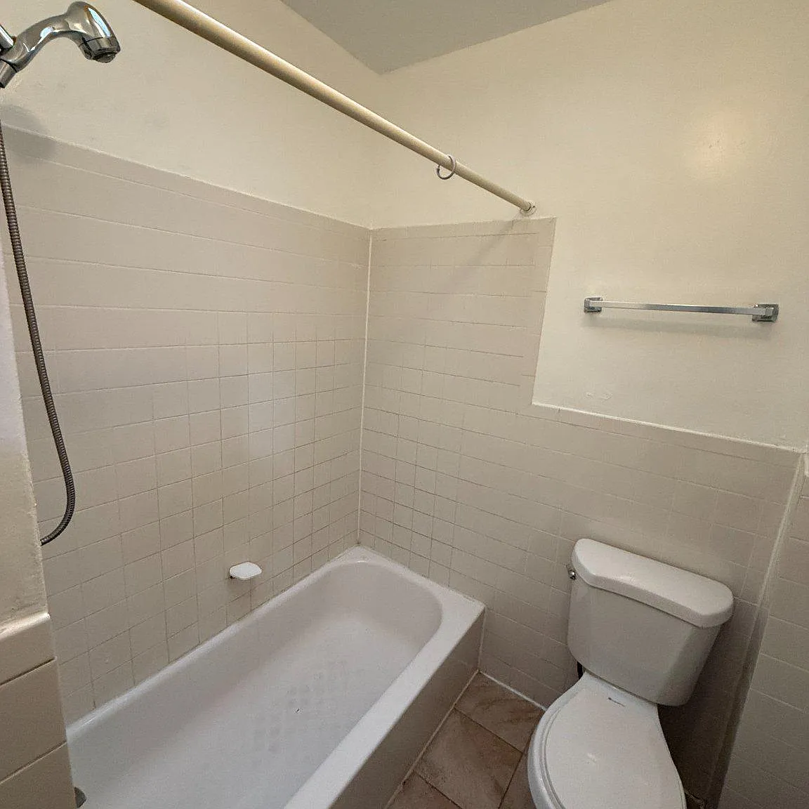 3 bed, 1.5 bath, 1134 sqft, $1,700 — Photo 3