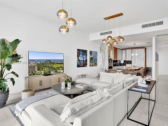 5th image of 2821 Bayshore #16C