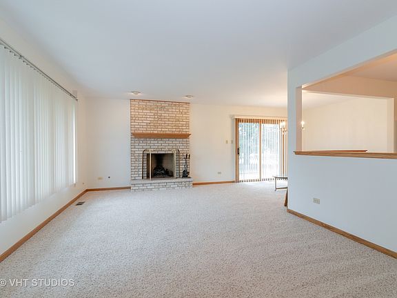 2nd image of 17847 Maryland Ct