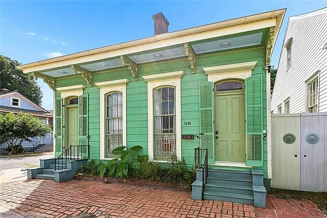 2 bed, 1.0 bath, 900 sqft, $2,200 — Photo 2