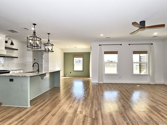 5th image of 8901 N 63rd Ave E