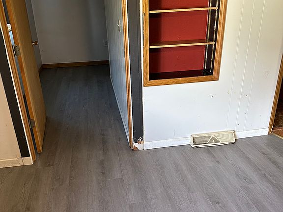 3rd image of 713 Poplar Ave