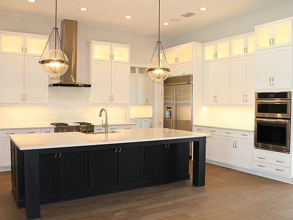 4th image of 16135 Carencia Ln