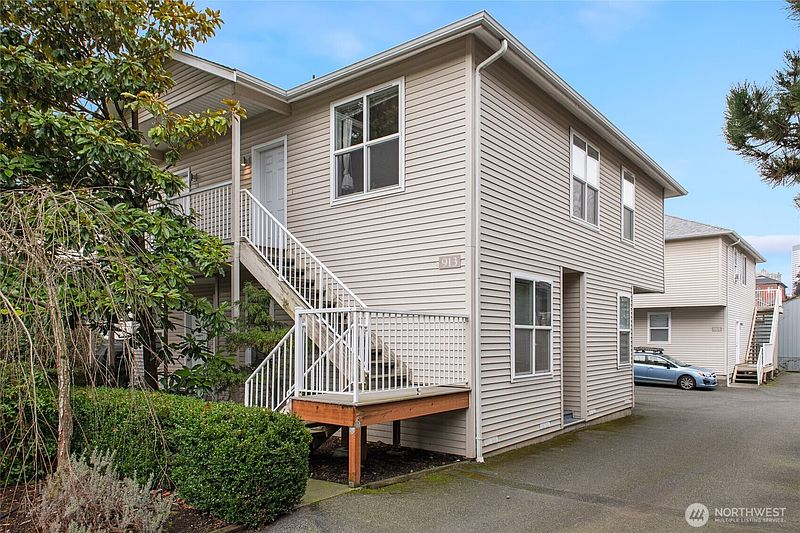 4th image of 913 917 13th Avenue