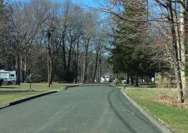 2nd image of 27 Lake Dr