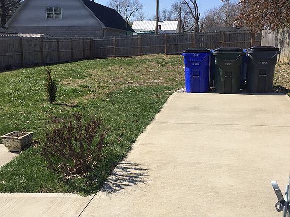 3rd image of 308 Blue Grass Ave