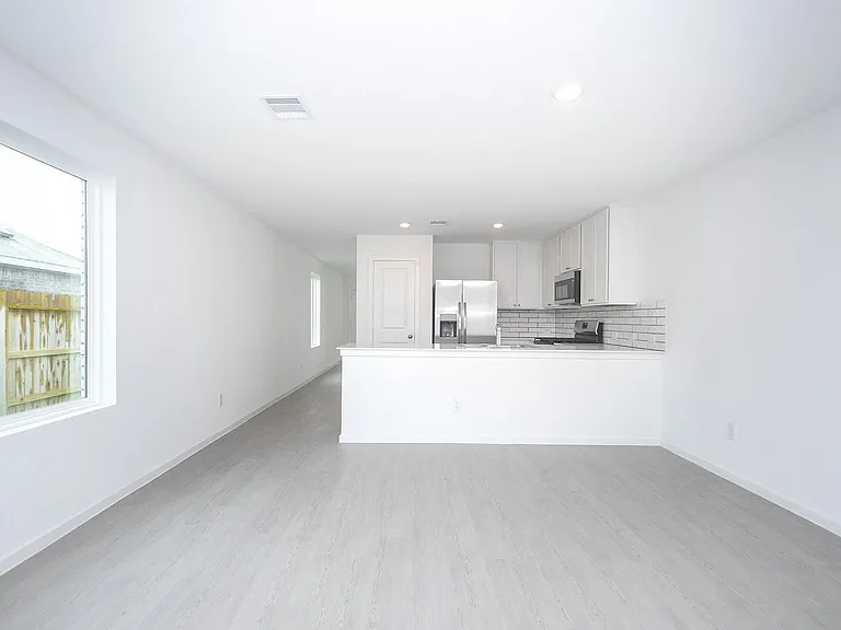 923 Capracotta Dr — Photo 13