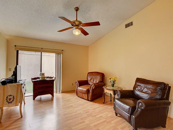 5th image of 30 Hastings Ln