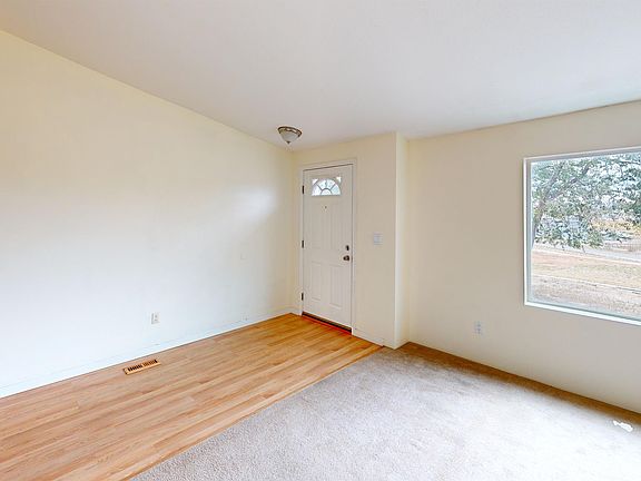 3rd image of 360 Trescartes Ave
