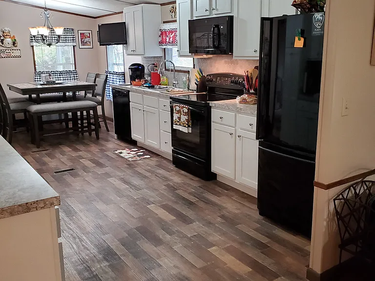 111 White Oaks Trl — Photo 4
