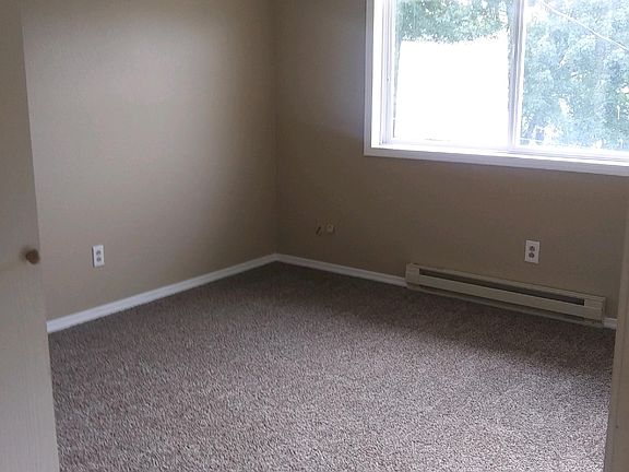 5th image of 615 S 2nd St