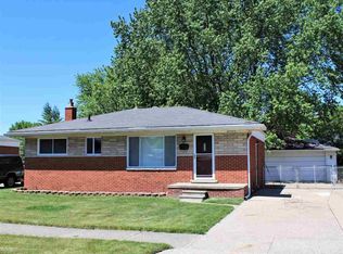 27375 Floral St, Roseville, MI