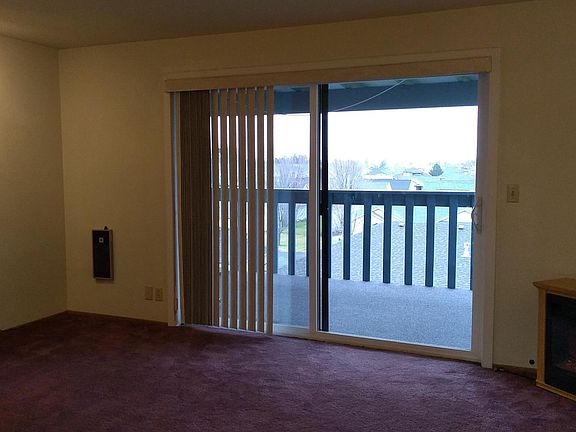 3rd image of 711 SE 4th St APT B