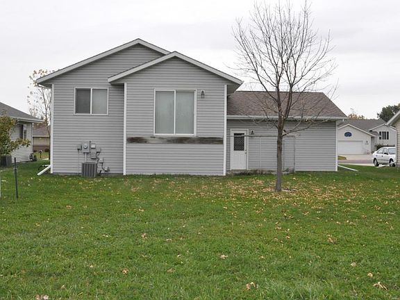 3rd image of 2132 Castlewood Dr
