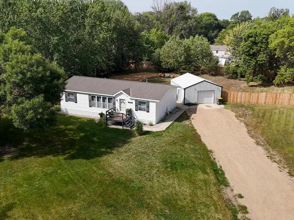 19394 63rd St NE, New London, MN 56273