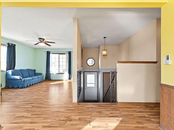 5th image of 311 Oriole Ave S