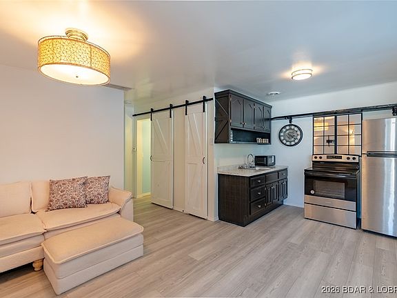 3rd image of 53 H And A Ln