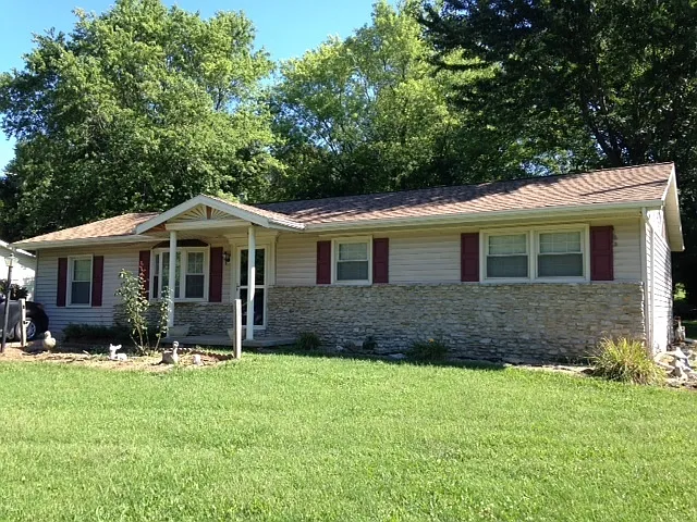 132 W Main St photo 1
