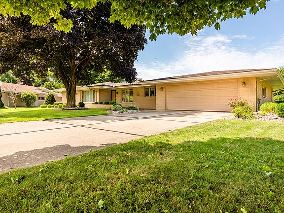 2nd image of 1472 S Manor Dr