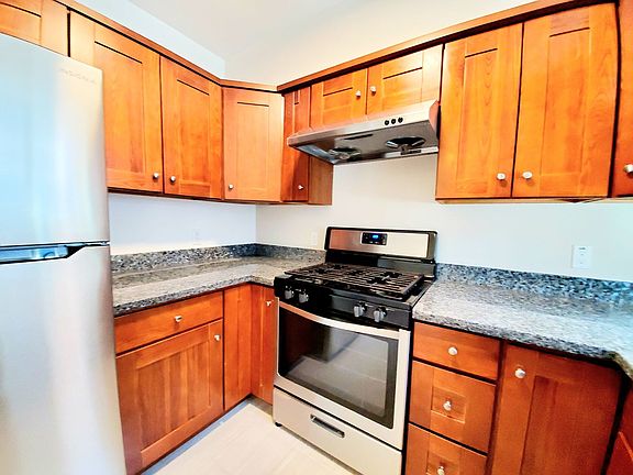 5th image of 1108 Chula Vista Ave APT 3