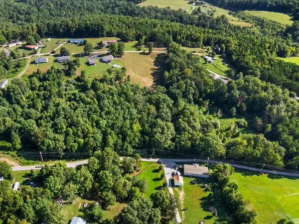 1111 Paris Karr Rd, Keavy, KY 40737