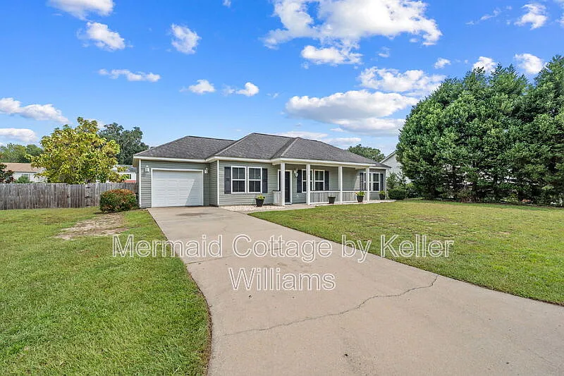 3 bed, 2.0 bath, 1248 sqft, $2,200 — Photo 2